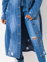 Load image into Gallery viewer, Long Sleeve Raw Hem Denim Jacket
